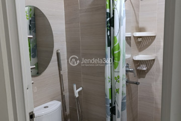 Bathroom Low Floor Studio Apartment with City View at Silk Town Apartment