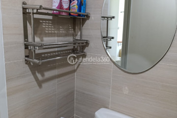 Bathroom Low Floor Studio Apartment with City View at Silk Town Apartment