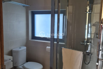 Bathroom 2BR Pejaten Park Residence Apartment at High Floor