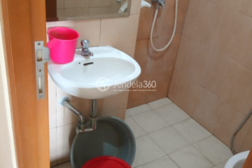 Bathroom Compact Studio Apartment at Margonda Residence Low Floor