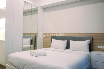 Bedroom Middle Floor Studio Apartment with  View at Altiz Apartment