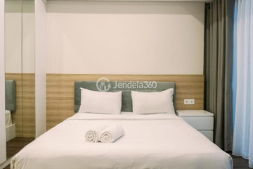 Bedroom Middle Floor Studio Apartment with  View at Altiz Apartment