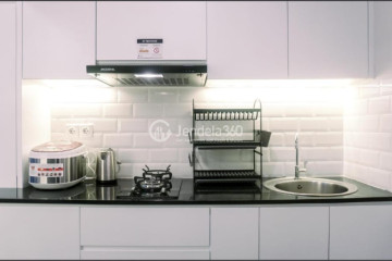 Kitchen Middle Floor Studio Apartment with  View at Altiz Apartment