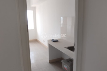 Kitchen Studio Apartment with City View at Urban Heights Residence