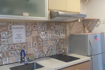 Kitchen Low Floor 2BR Apartment with  View at Galeri Ciumbuleuit 2 Apartment