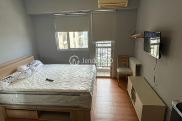 Bedroom Studio Apartment with  View at Maple Park Apartment