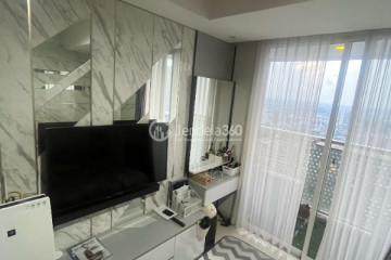 Bedroom Studio The Crest West Vista Puri Apartment at High Floor