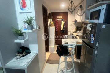 Kitchen Studio The Crest West Vista Puri Apartment at High Floor