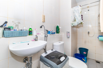 Bathroom Cozy 3BR Apartment Low Floor with City View at Kota Ayodhya Apartment
