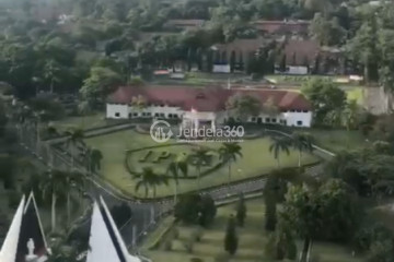Other Excellent Studio Apartment at Easton Park Residence Jatinangor Middle Floor