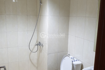 Bathroom Modern 2BR Apartment Middle Floor with  View at Vittoria Residence