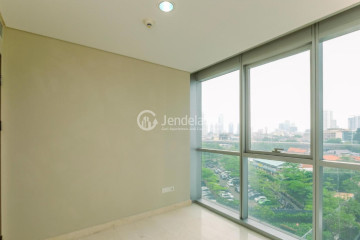 Bedroom 2 Low Floor 3BR Apartment with City View at Ciputra World 2 Apartment