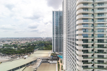 Balcony High Floor Studio Apartment with  View at U Residence Karawaci