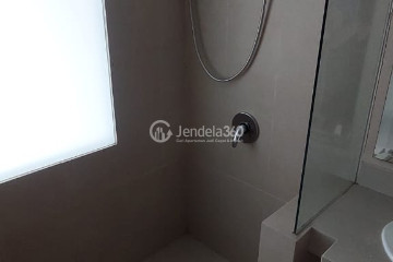 Bathroom Middle Floor Studio Apartment with City View at U Residence Karawaci