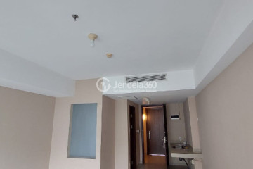 Bedroom Middle Floor Studio Apartment with City View at U Residence Karawaci