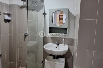 Bathroom Lovely 1BR Apartment at Altiz Apartment Tower Lower Tower