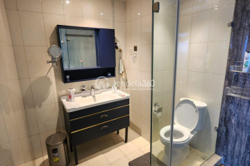 Bathroom Tidy 2BR Apartment High Floor with City View at Callia Apartment