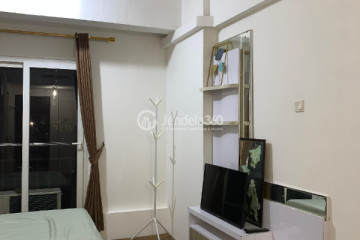Bedroom Simply Look Studio Apartment at Sunter Park View Apartment Low Floor