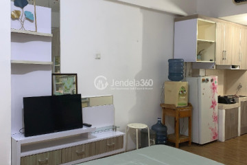 Bedroom Simply Look Studio Apartment at Sunter Park View Apartment Low Floor