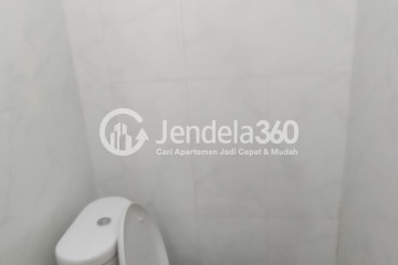 Bathroom Good Deal Studio Apartment Low Floor with City View at Urban Heights Residence