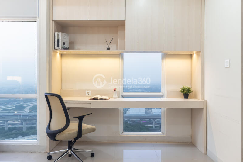 Bedroom 1BR Apartment with City View at Vasanta Innopark Apartment