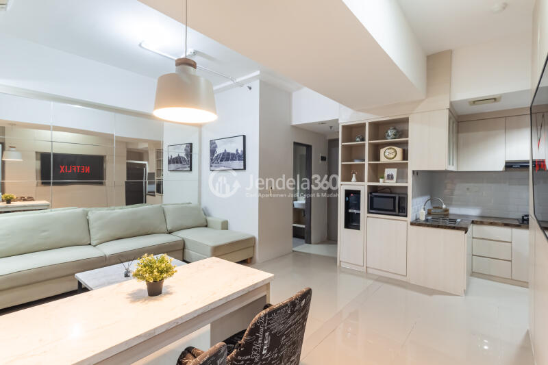 Dining Room 1BR Apartment with City View at Vasanta Innopark Apartment
