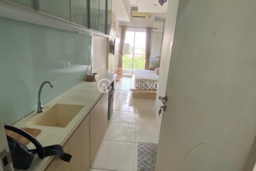 Bedroom Peaceful Studio Apartment at Tamansari Skylounge Apartment Tower 1