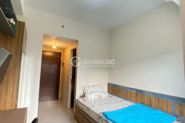 Bedroom Comfortable Studio Apartment Low Floor with City View at Begawan Malang Apartment