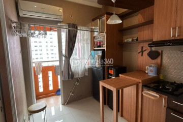 Kitchen 1BR Apartment with City View at Green Pramuka City Apartment