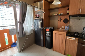 Kitchen 1BR Apartment with City View at Green Pramuka City Apartment
