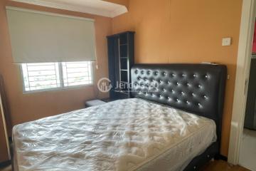 Bedroom High Floor 2BR Apartment with  View at Green Lake Sunter Apartment
