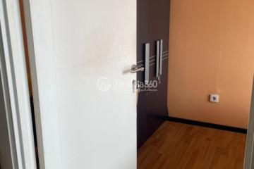 Bedroom High Floor 2BR Apartment with  View at Green Lake Sunter Apartment