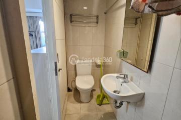 Bathroom 1BR Trivium Terrace Apartment at Low Floor