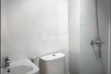 Bathroom Studio Apartment with City View at Patraland Urbano Apartment