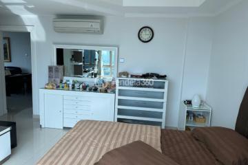 Bedroom 1 Comfortable 2BR Apartment High Floor with City View at Puri Imperium Apartment