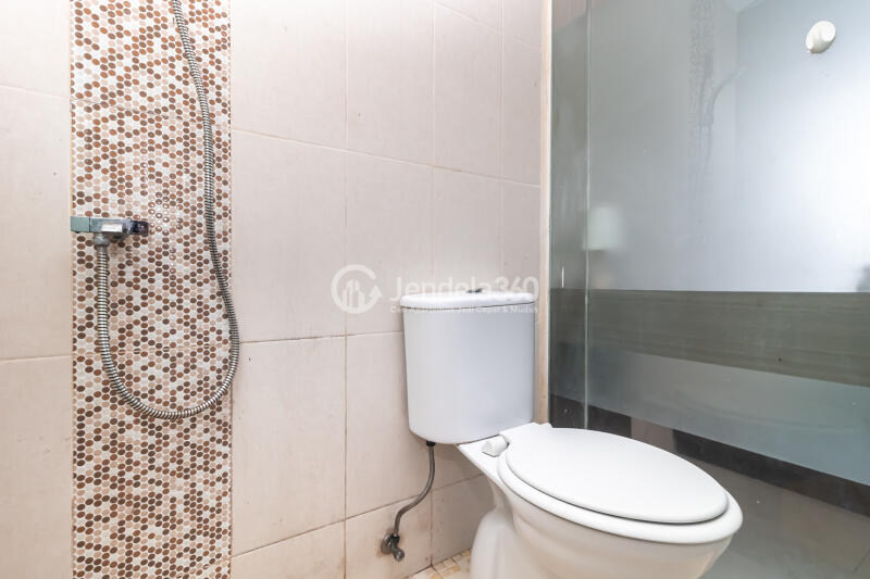 Bathroom Relaxed Studio Apartment at Saladdin Mansion Low Floor