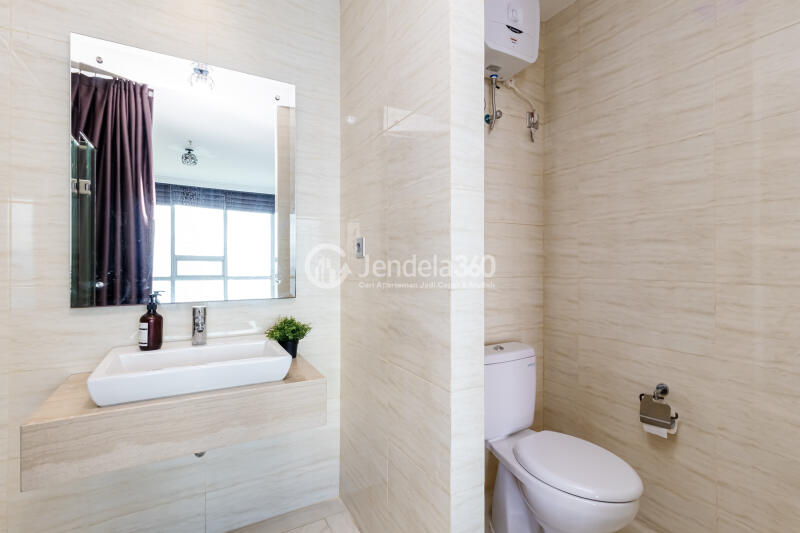 Bathroom Studio Ancol Mansion Apartment at Middle Floor