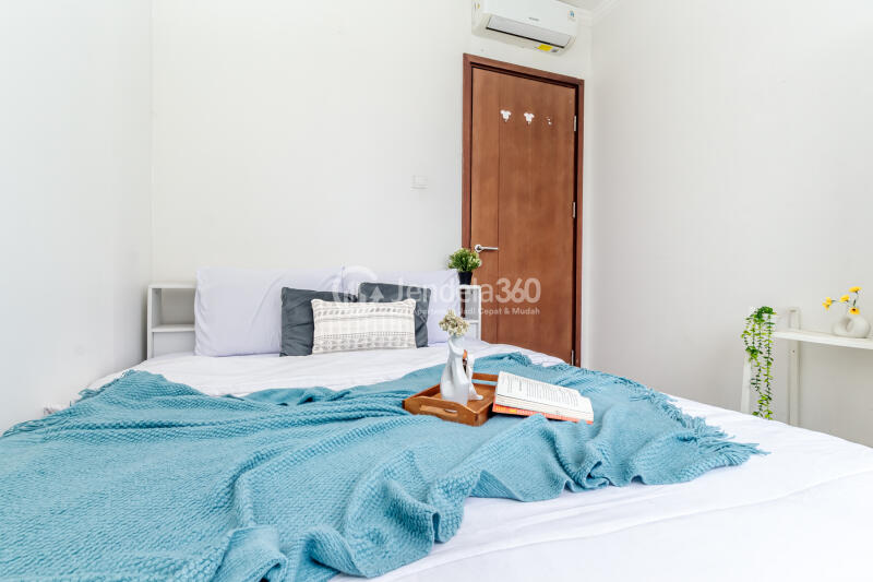 Bedroom 1 2BR Signature Park Grande Apartment at Low Floor