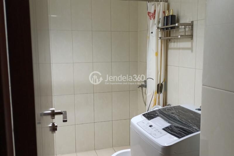 Bathroom Low Floor 3BR Apartment with  View at Vittoria Residence