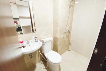 Bathroom Studio Apartment with  View at Transpark Cibubur Apartment