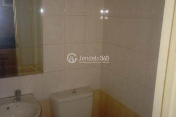 Bathroom 3BR Apartment with City View at Gading Mediterania Residence