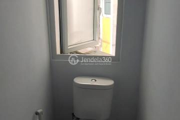 Bathroom Low Floor Studio Apartment with City View at Aeropolis 2 Apartment