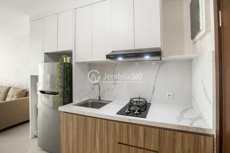 Kitchen Strategic Location 1BR Apartment High Floor with City View at U Residence Karawaci