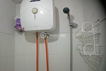 Bathroom Middle Floor Studio Apartment with Mt. Salak View at Dramaga Tower Apartment