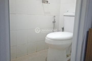 Bathroom Middle Floor Studio Apartment with Mt. Salak View at Dramaga Tower Apartment