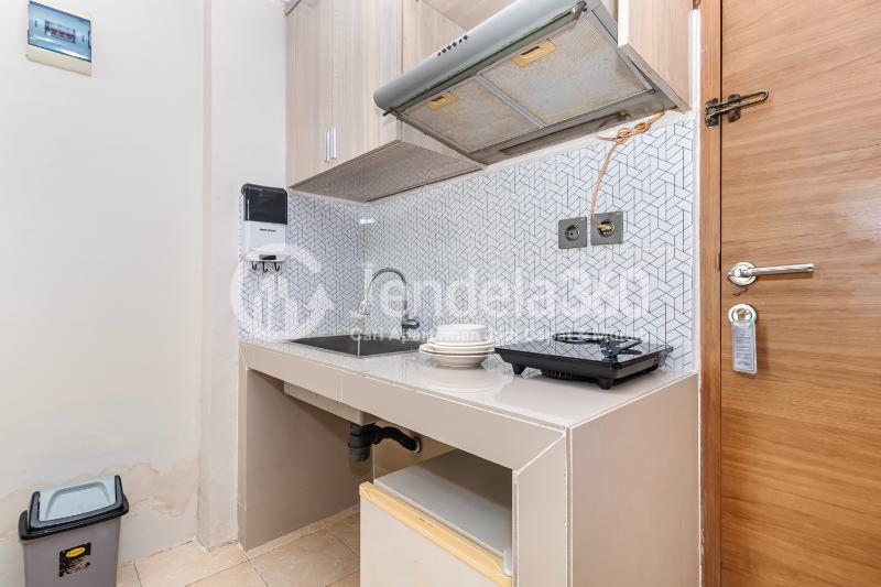 Kitchen 2BR Apartment with  View at Green Park View Apartment