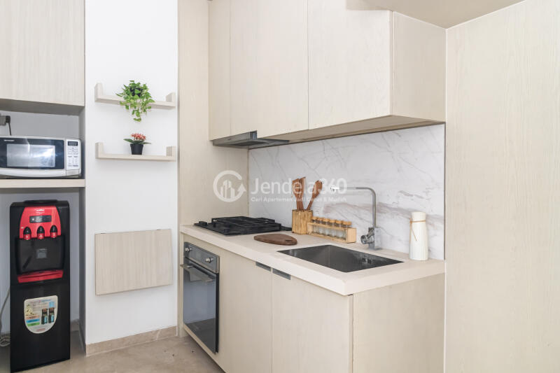 Kitchen 3BR Izzara Apartment at Tower North