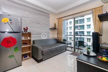 Living Room Middle Floor 2BR Apartment with City View at MOI City Home