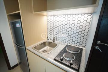 Kitchen 2BR Tamansari La Grande Apartment at Tower 1