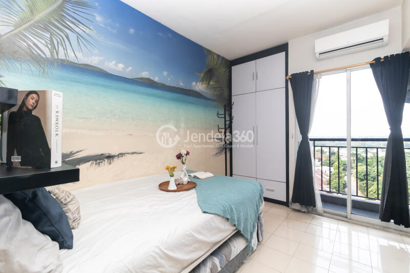 Bedroom Low Floor Studio Apartment with City View at Serpong Green View Apartment